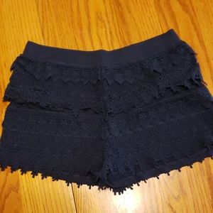 Express crochet short